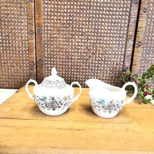 Vintage cream and sugar British anchor England floral bouquet decor cottage
